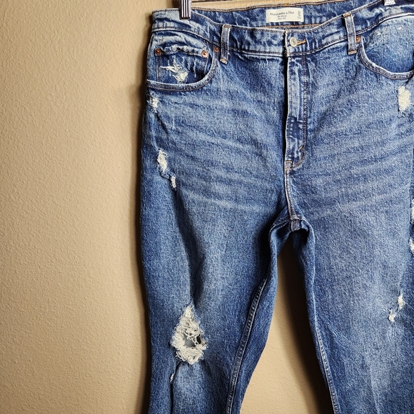 Abercrombie & Fitch Womens The Skinny High Rise Distressed Jeans |16/33| - Picture 2 of 9